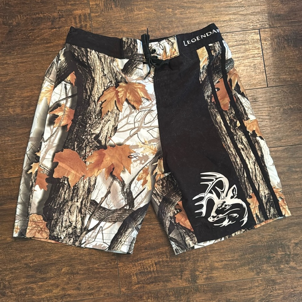 Men’s medium Legendary swim trunks